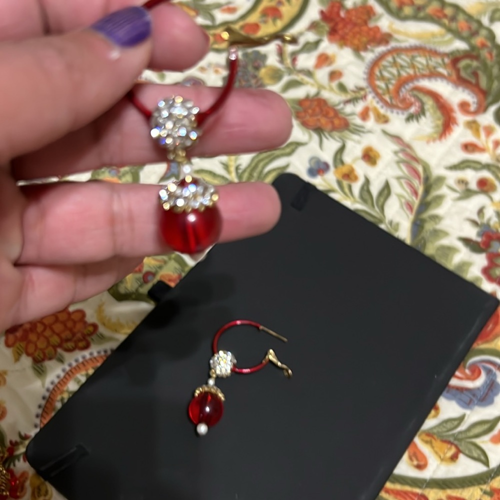 Earring - Picture 2 of 2